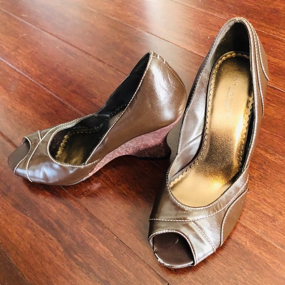 Kenneth Cole Reaction Women’s Peep Toe Wedge Sandals - Picture 3 of 8